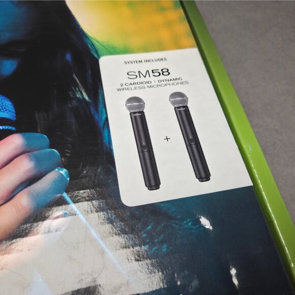 Shure BLX Wireless Vocal System - Green and Black - Picture 2 of 4